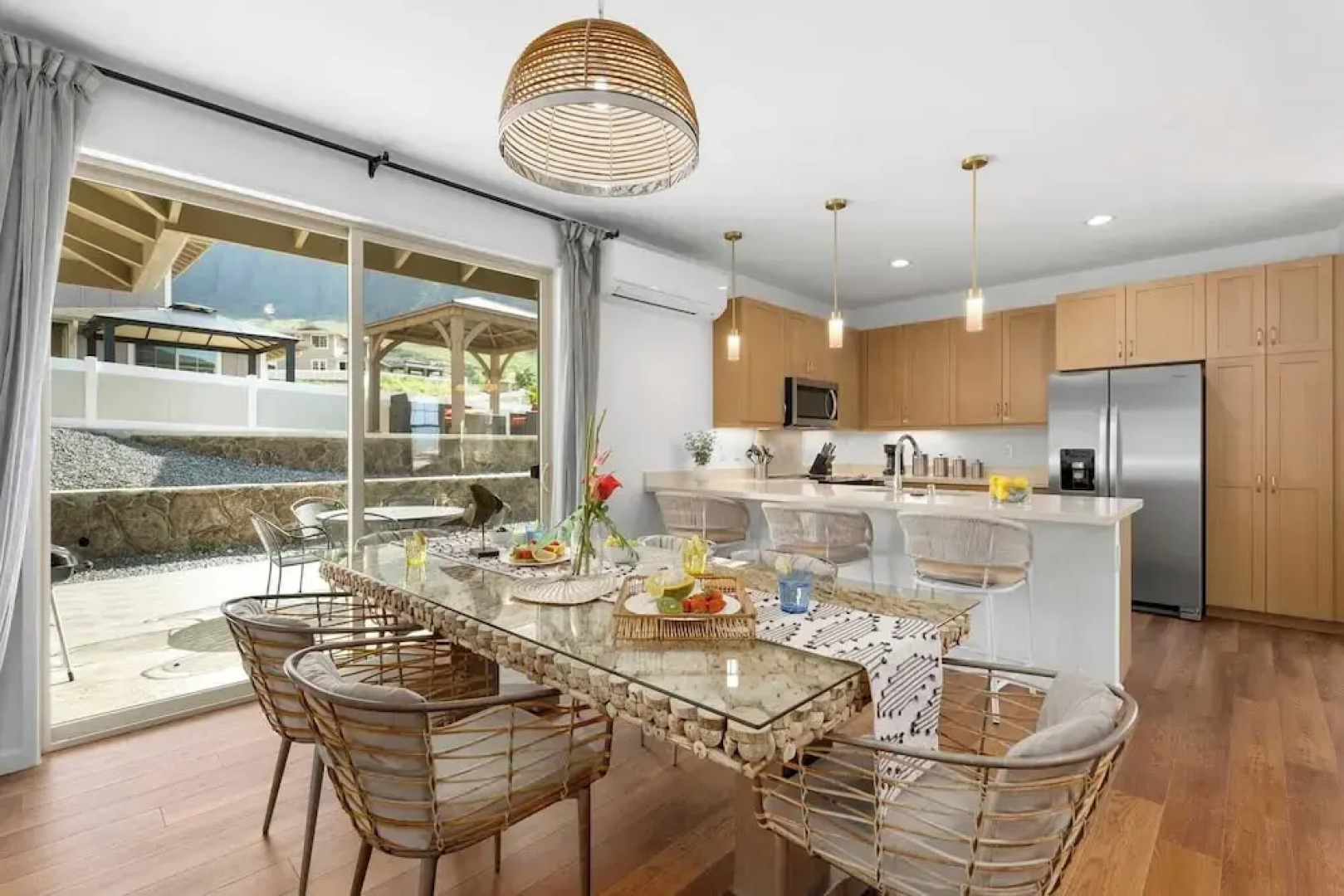 Makaha Villa by Avantstay Mountain + Ocean Views