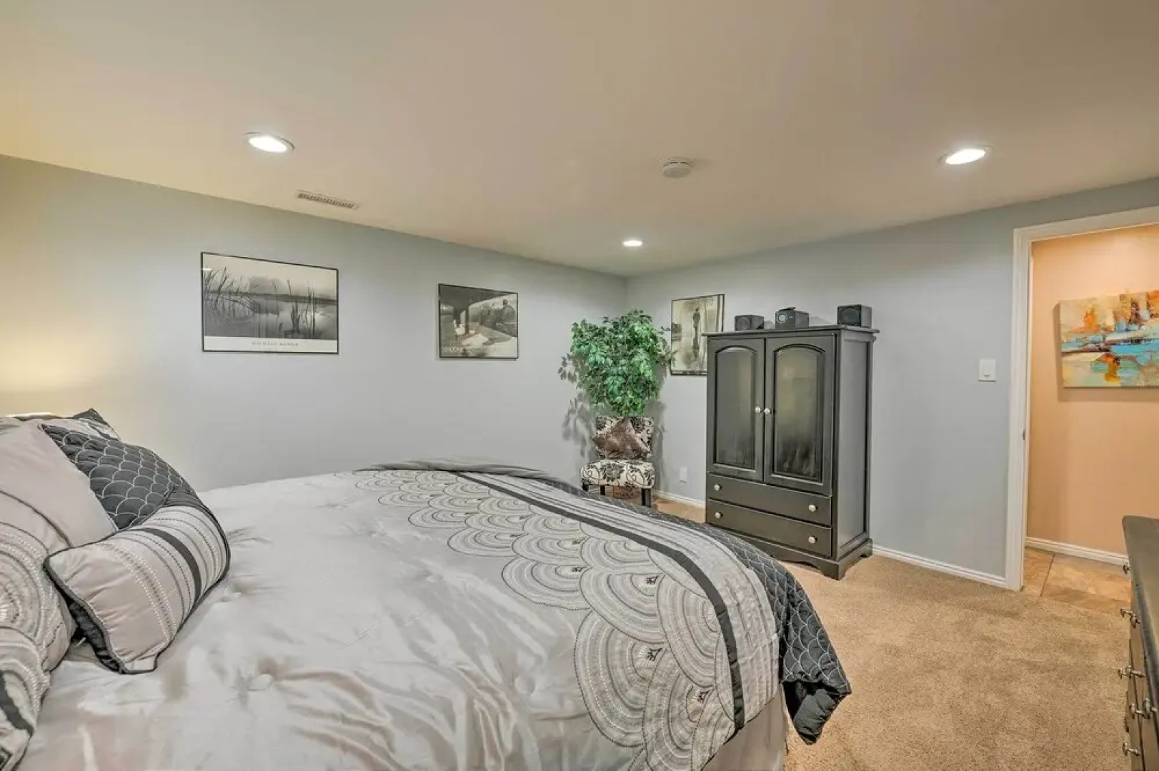 Roomy Salt Lake City Apt With Movie/game Room