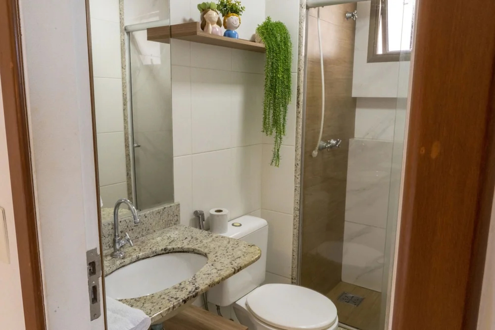 Ed. Crystal Residence