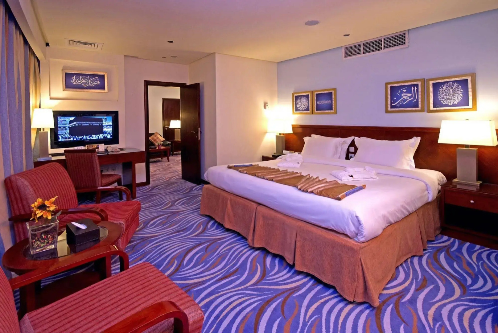 Dar Al Eiman Royal Hotel