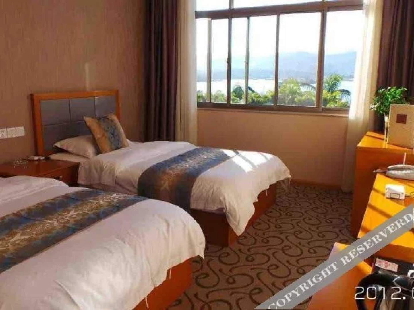 Sunday Holiday Hotel