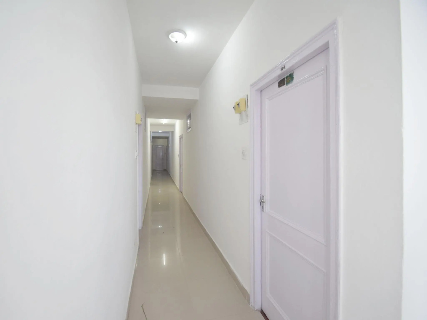 Capital O 11741 Hotel Nest