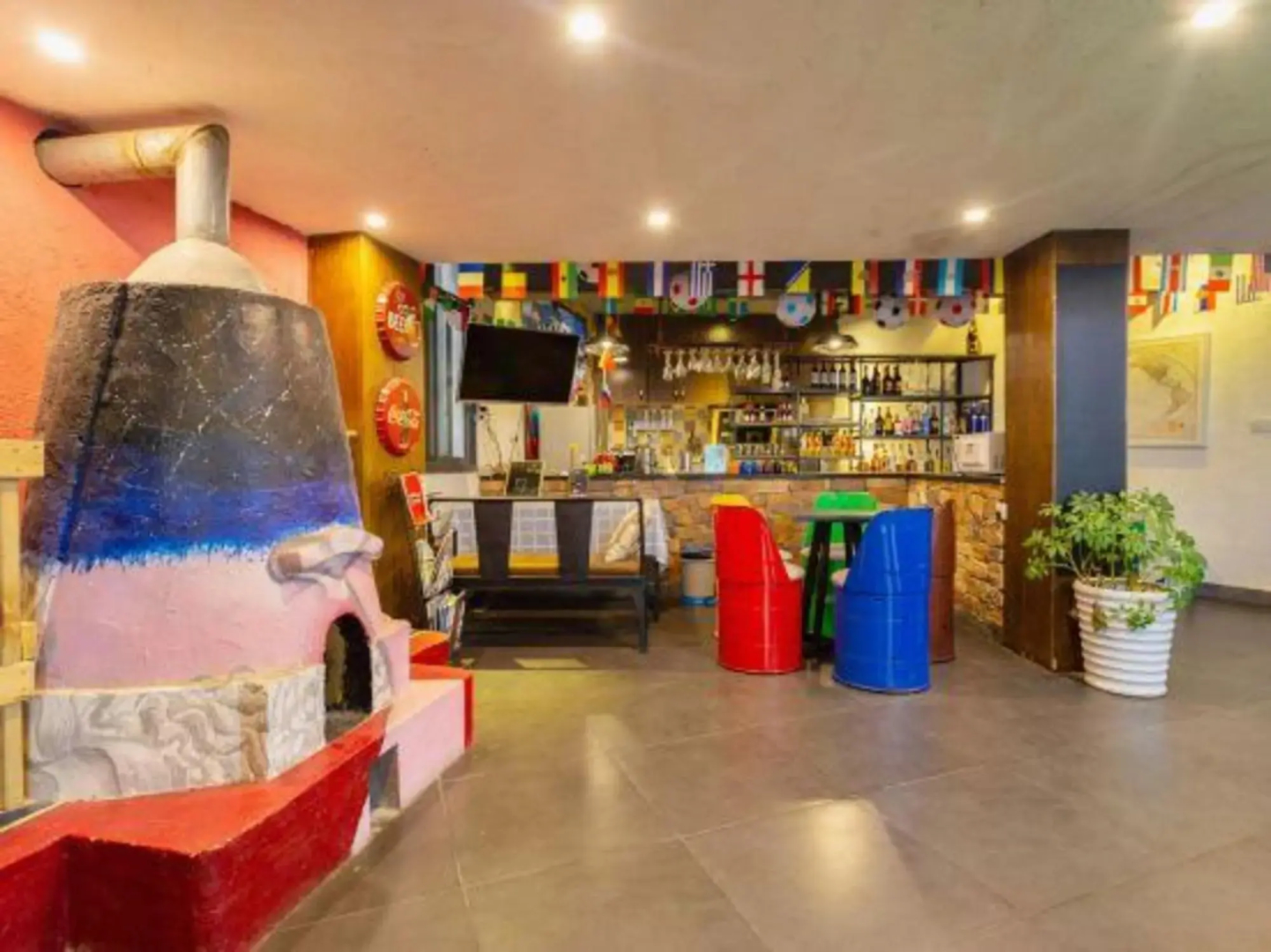Comma Travel International Youth Hotel