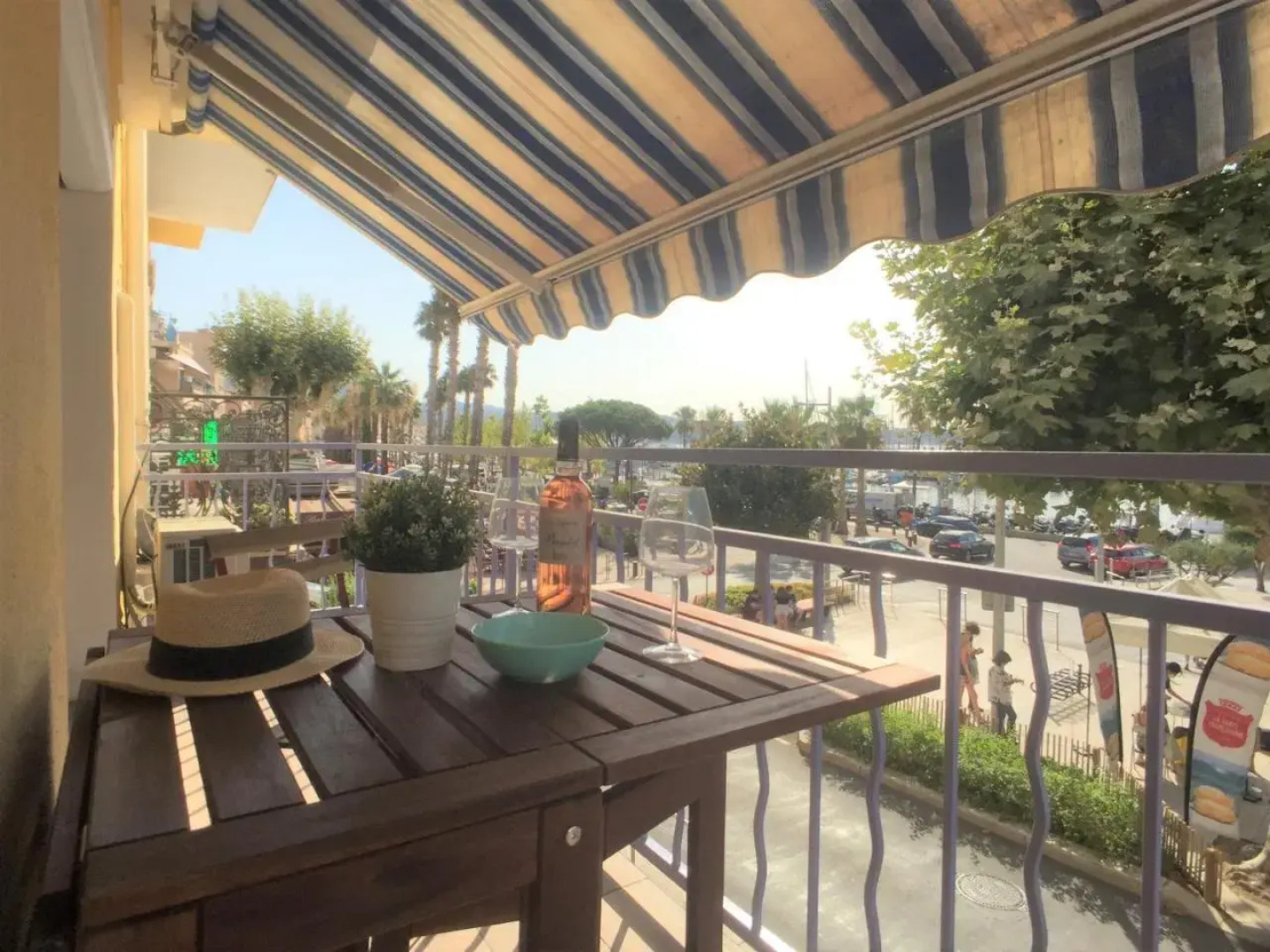 Le 2 - Un Balcon Sur Le Port