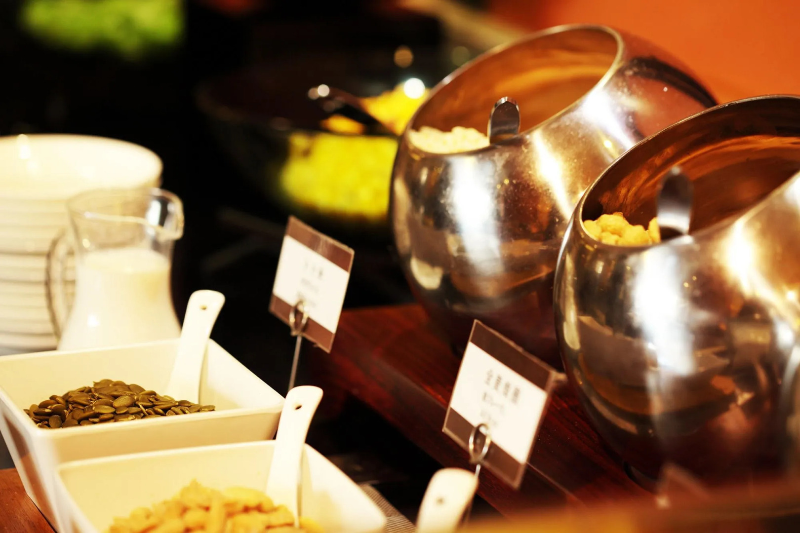 Poltton International Apartment (Foshan Zumiao Lingnan Tiandi Branch)