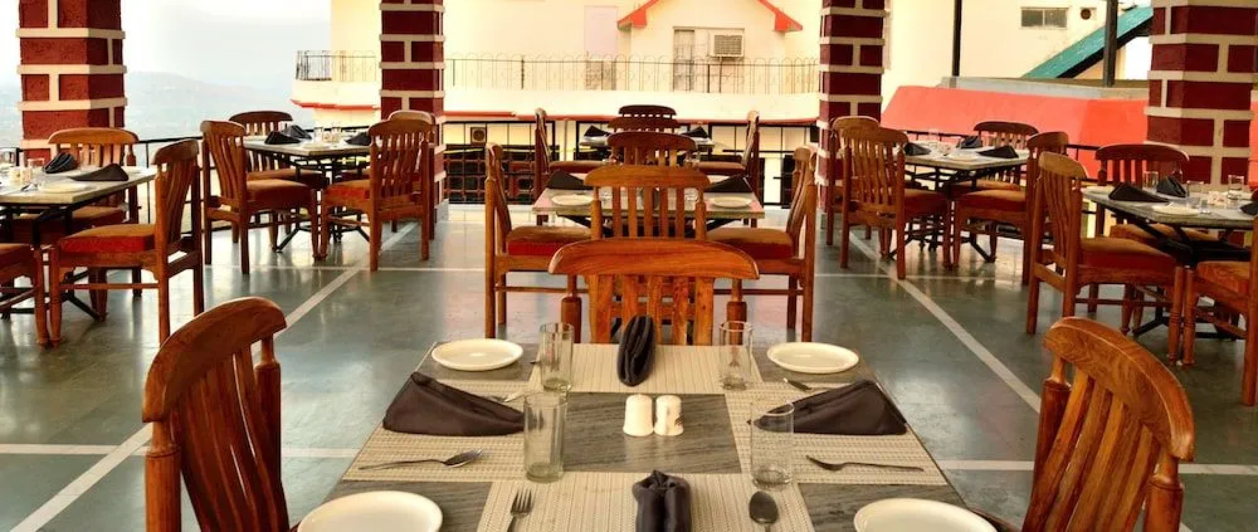 Dee Jay Hotel and Restaurant