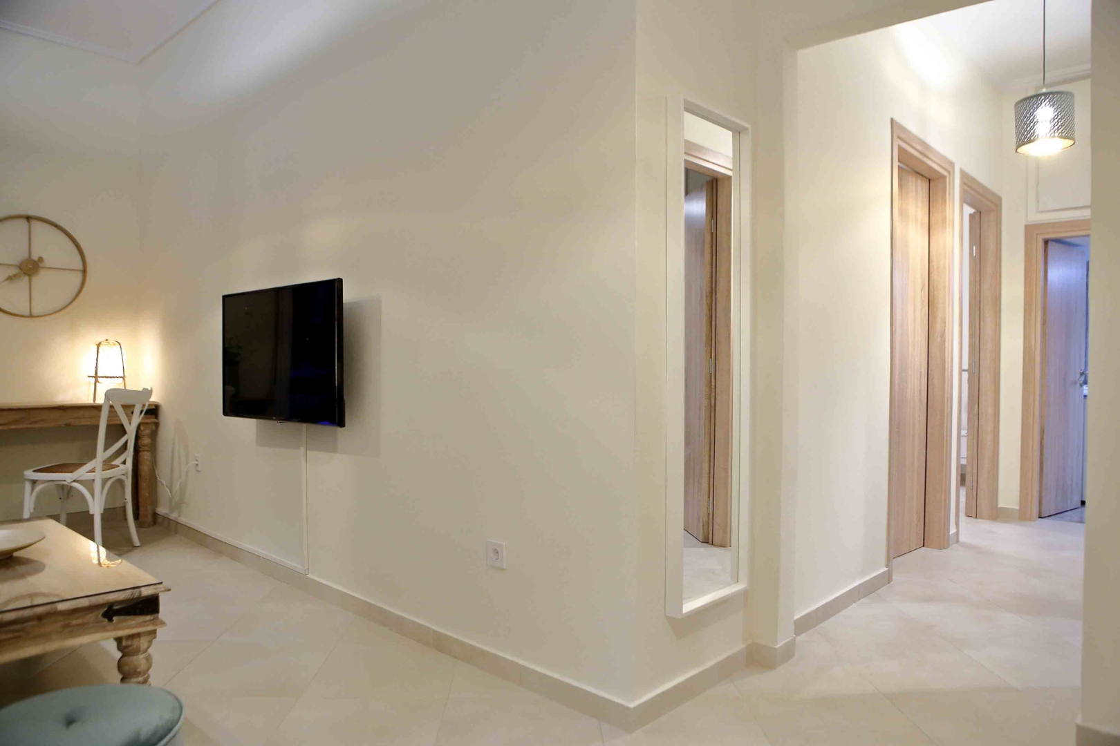 Best House Anakreontos