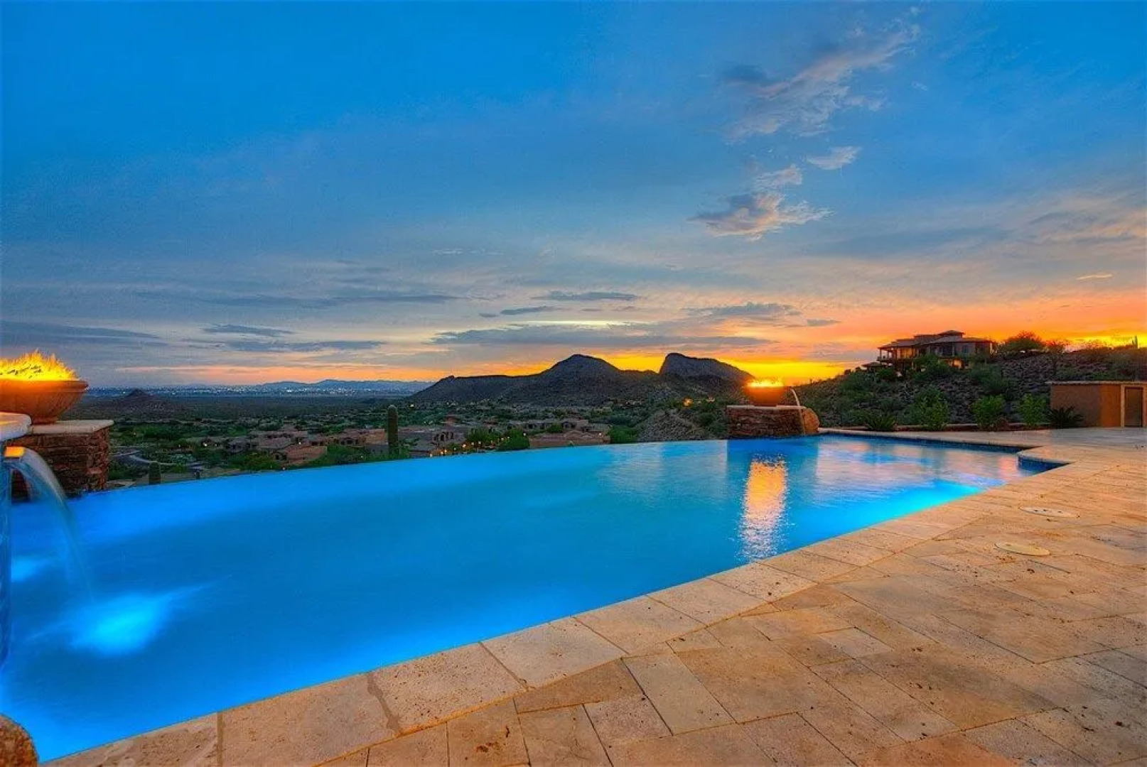 Palisades Estate 5 BR by Casago