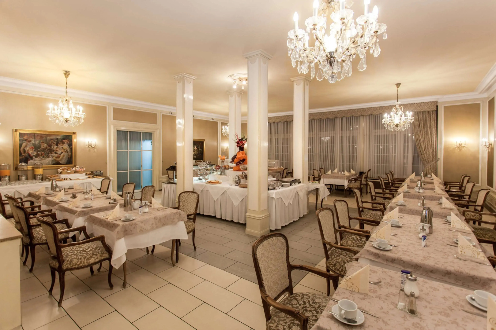 Centro National Frankfurt, Trademark Collection by Wyndham