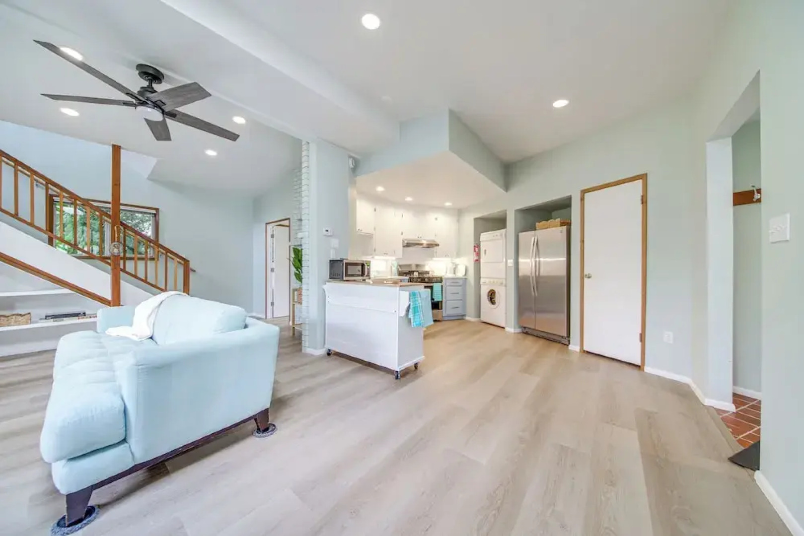 < 1 Mi to Lake Washington: Peaceful Apt in Kenmore