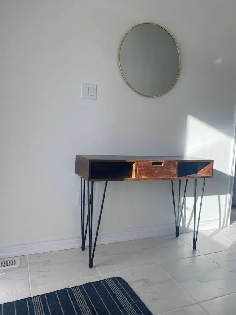 Luxurious Town House With x2 Cars Garage No01