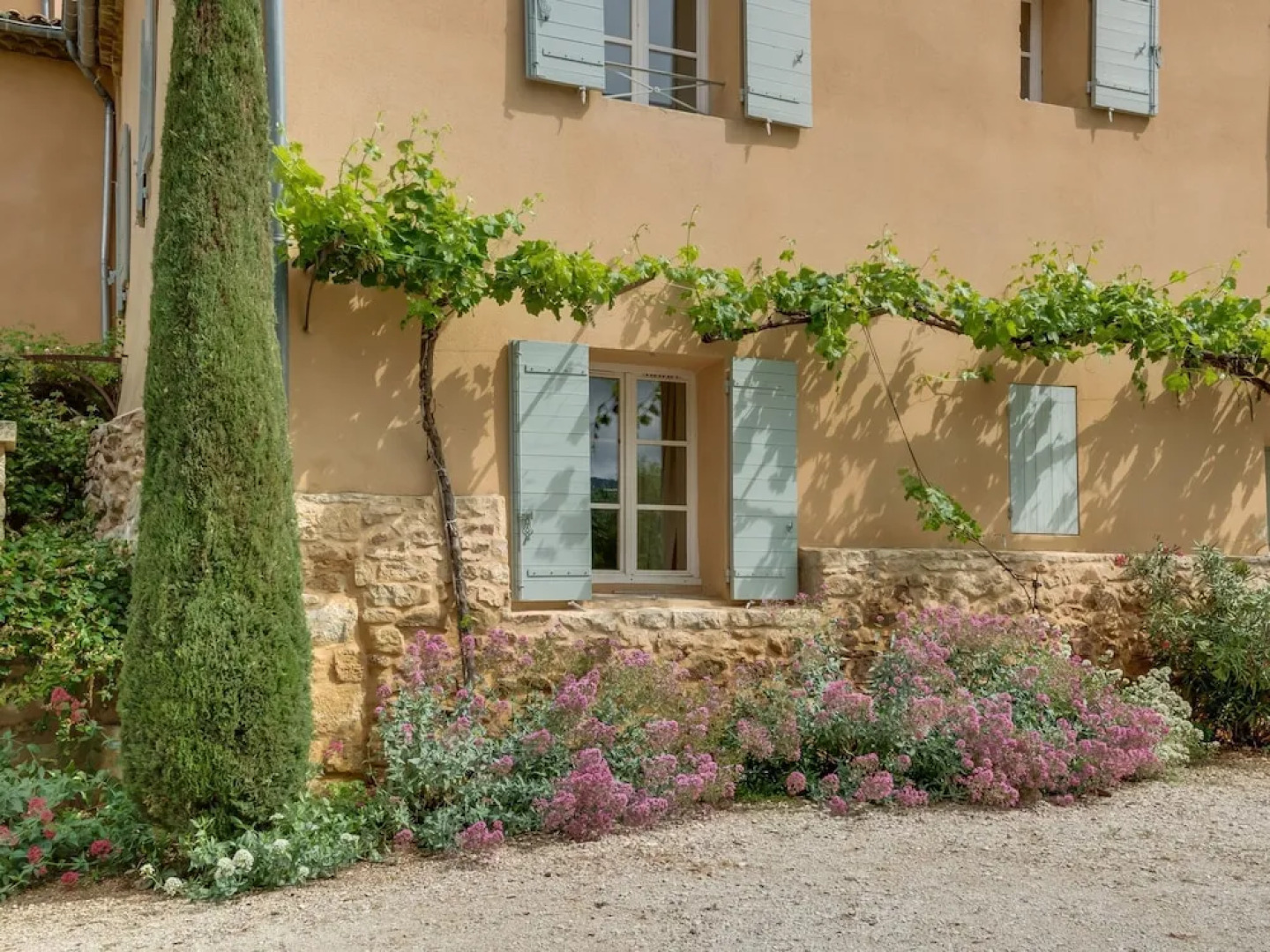 Secluded Holiday Home in Rustrel With Swimming Pool