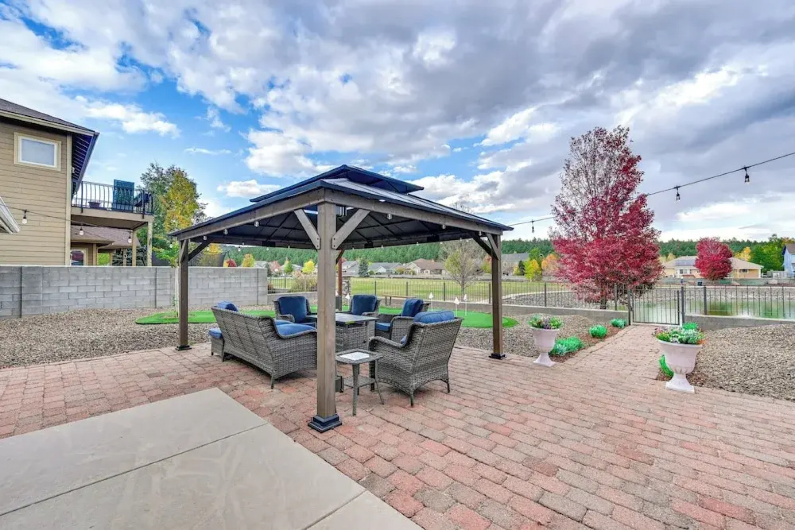 12 Mi to Flagstaff: Pet-friendly Home w/ Sunroom!