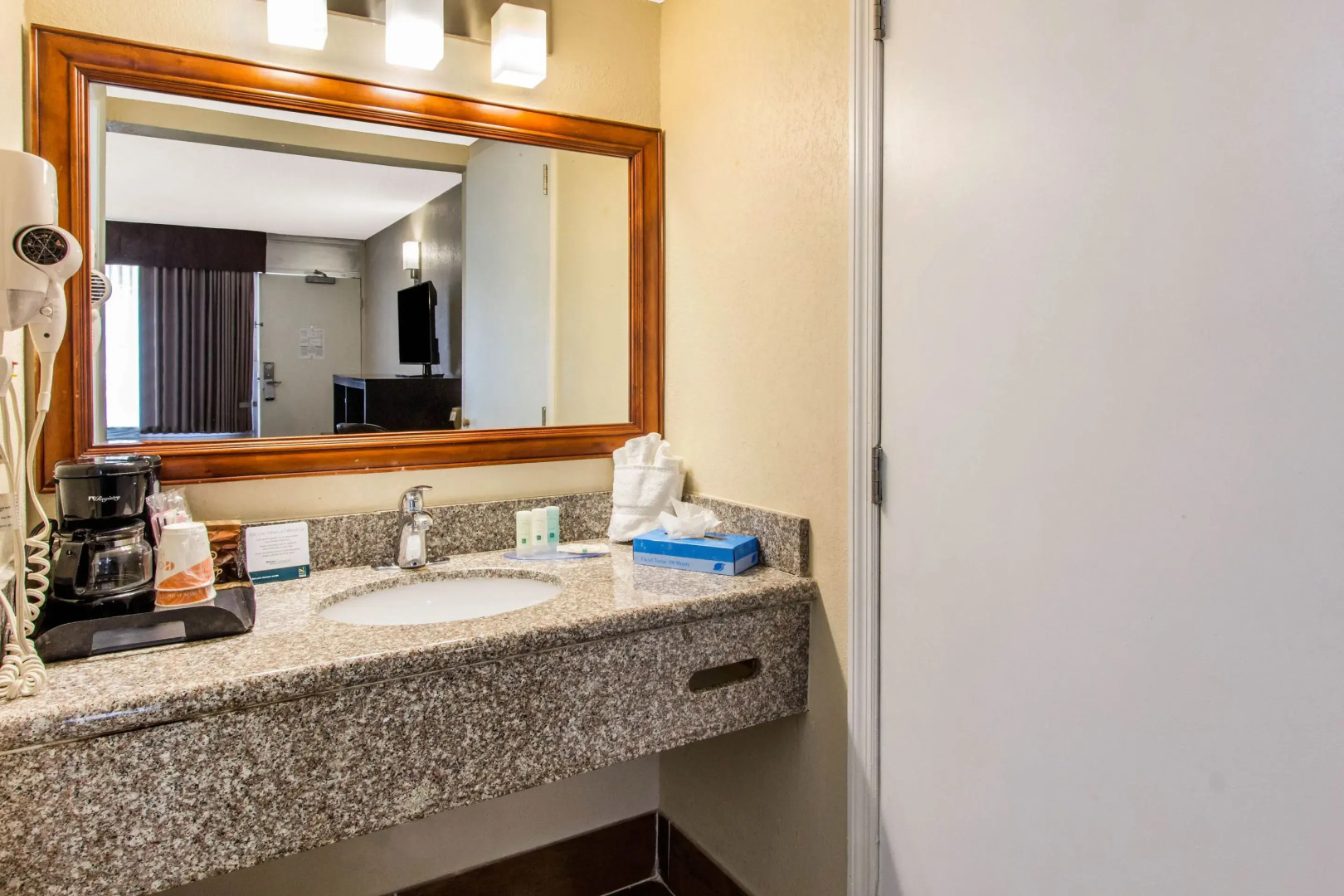 Clarion Hotel & Conference Center Tampa