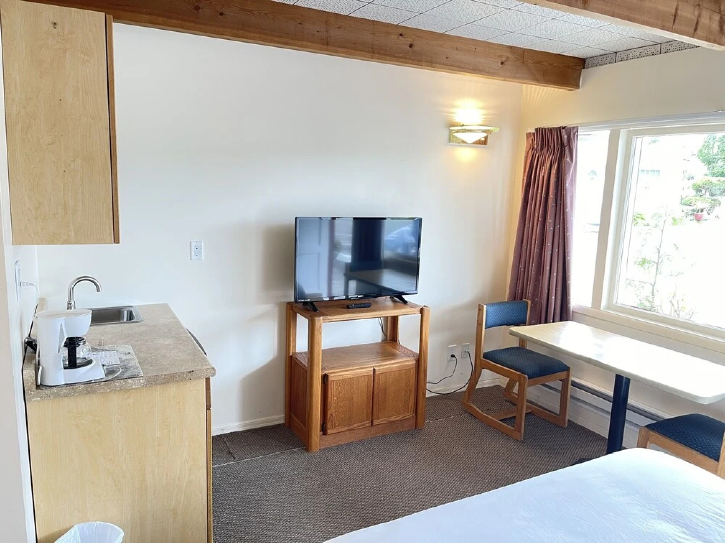 Pacific Motel and RV Park