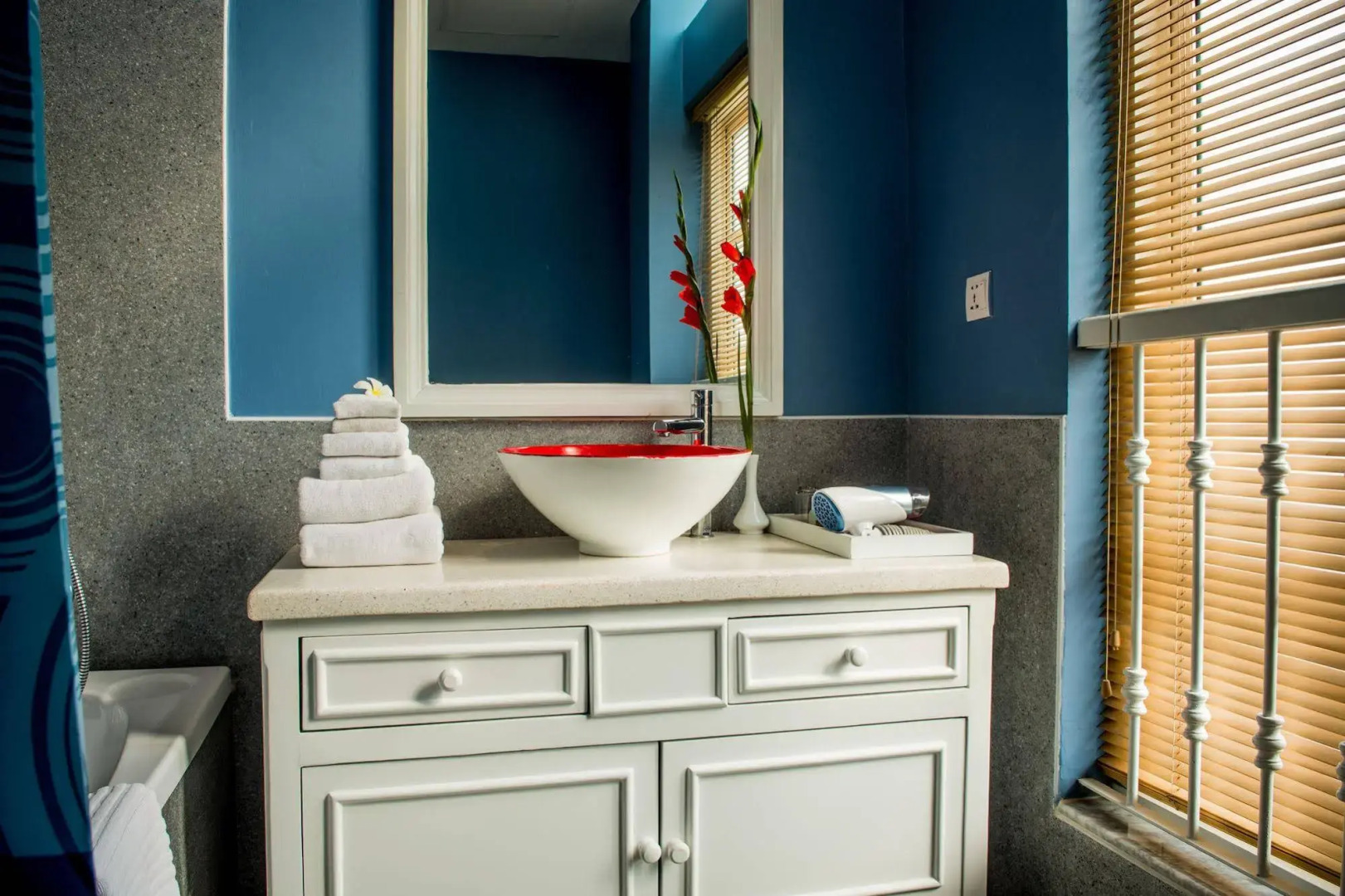 Frangipani Royal Palace Hotel