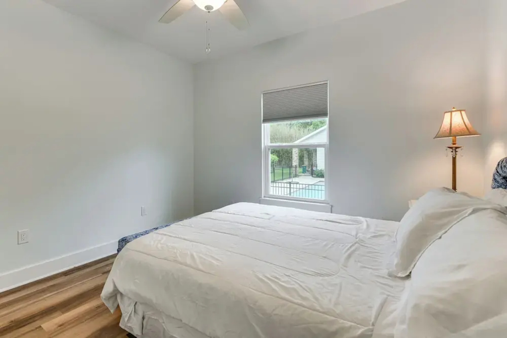 Walk to Beach & Harbor: Dtwn Pass Christian Home