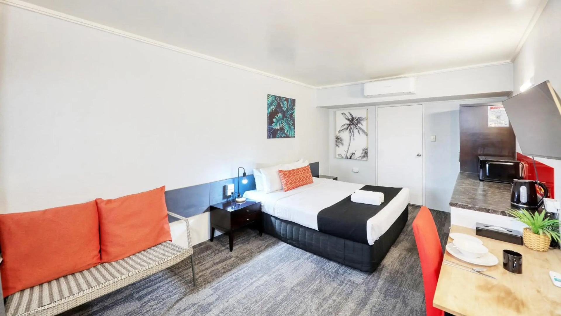 Tropical Gate Motor Inn