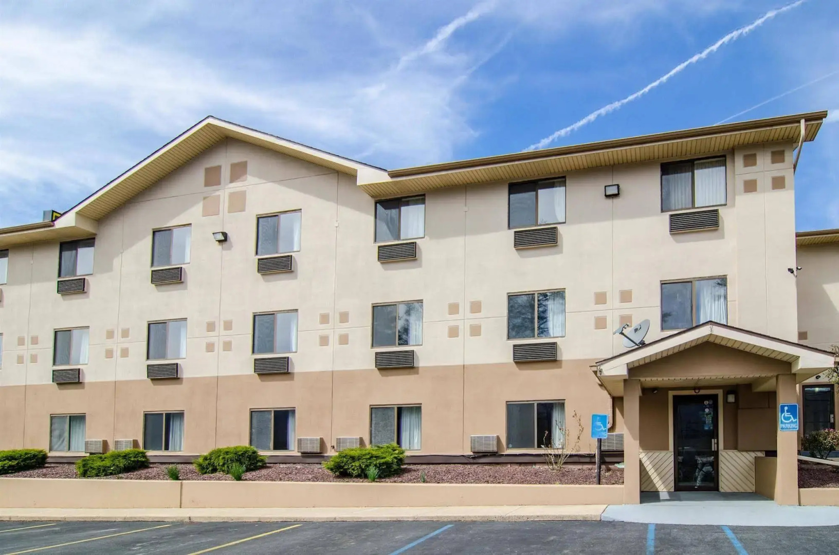 Motel 6 Montoursville, PA - Williamsport