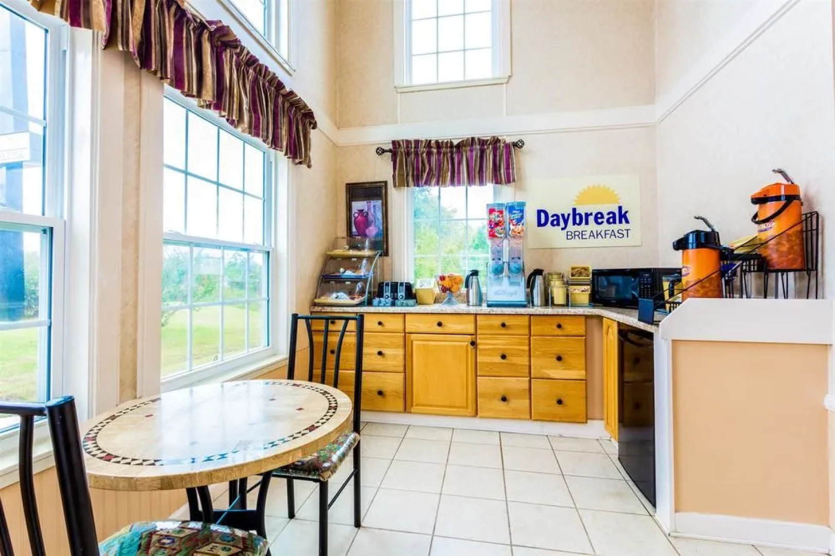 Days Inn by Wyndham Cornelia