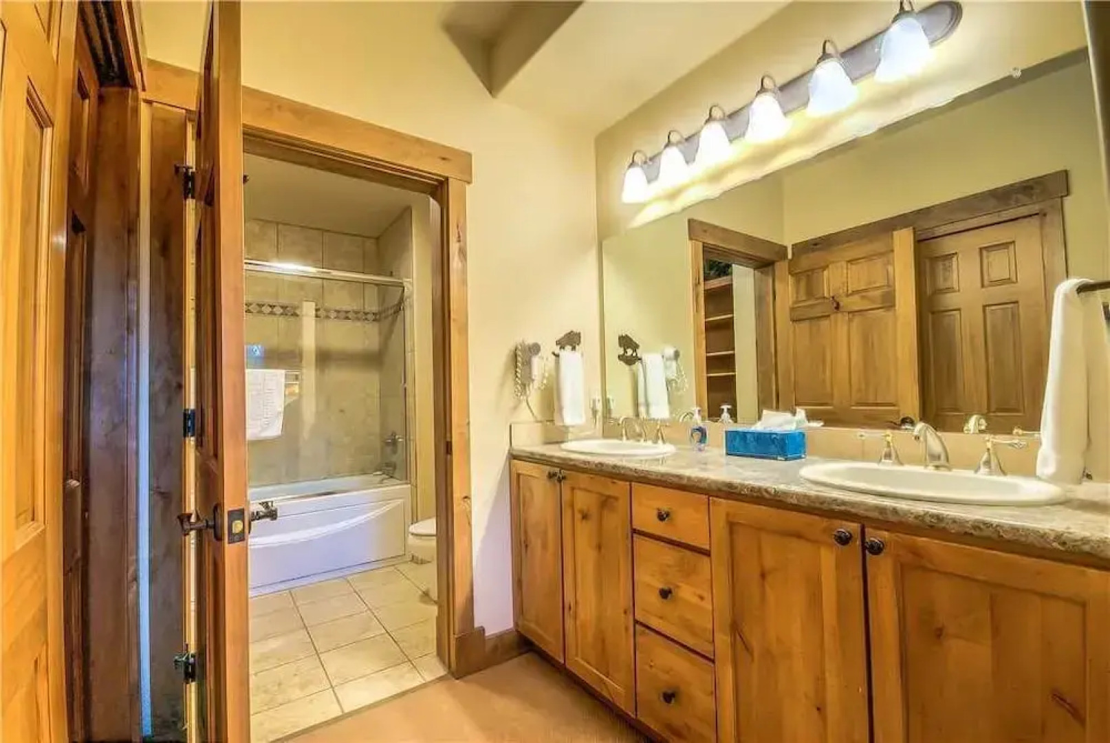 3105 Champagne Lodge,Trappeurs