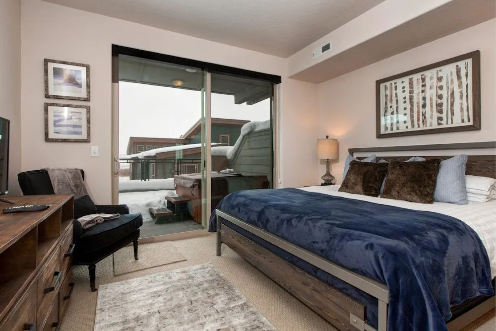 Park Lane South Apartment 6169 by RedAwning