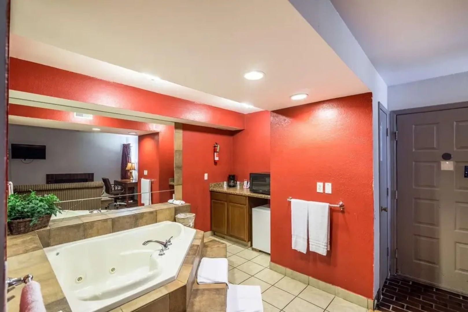 Studio 6 Tulsa Fairgrounds