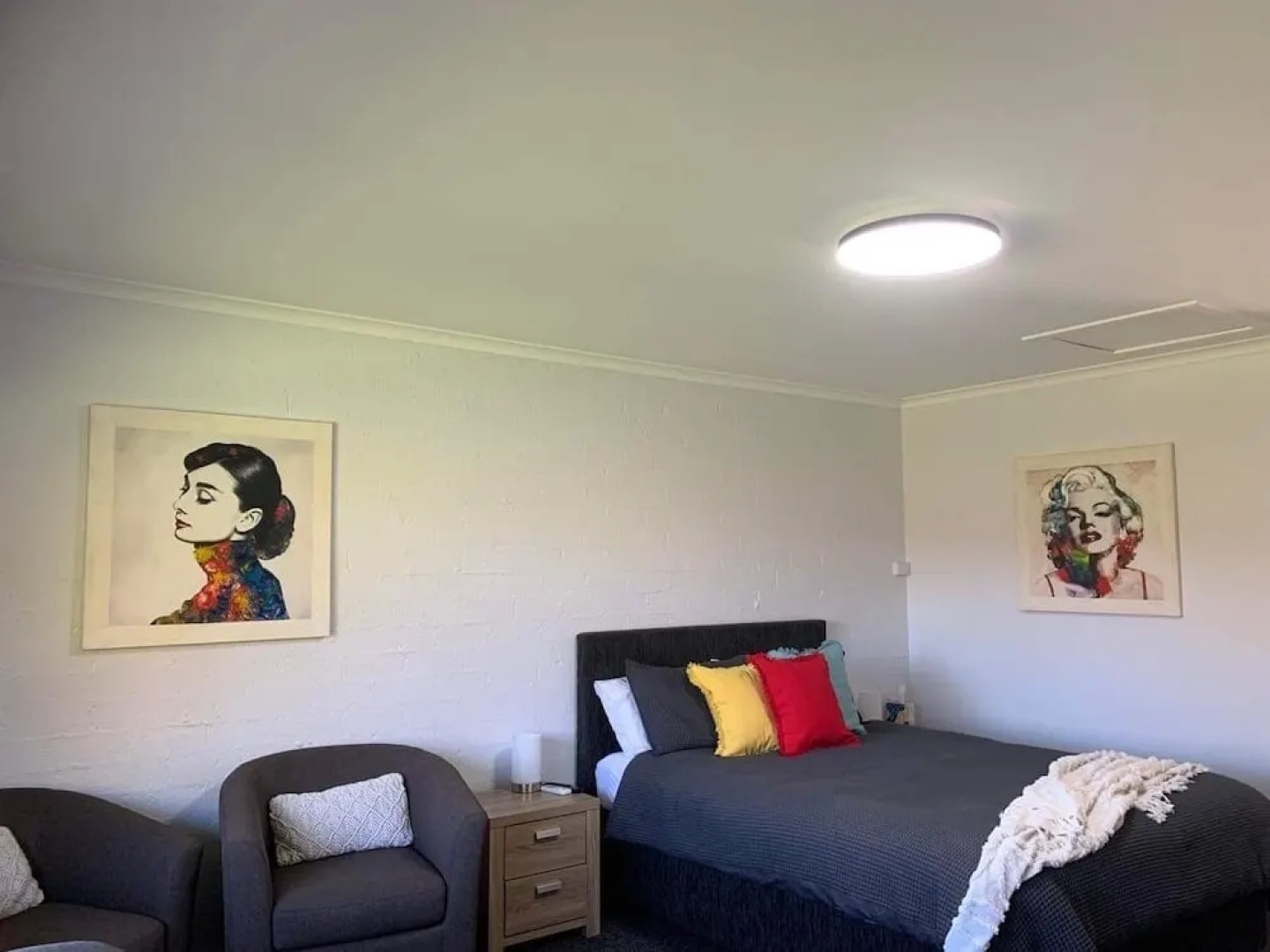 Colonial Inn Guest Rooms