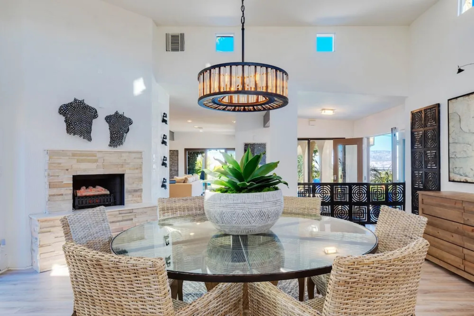 New Listing! All-suite Hilltop W/ Pool, Spa 2 Bedroom Home