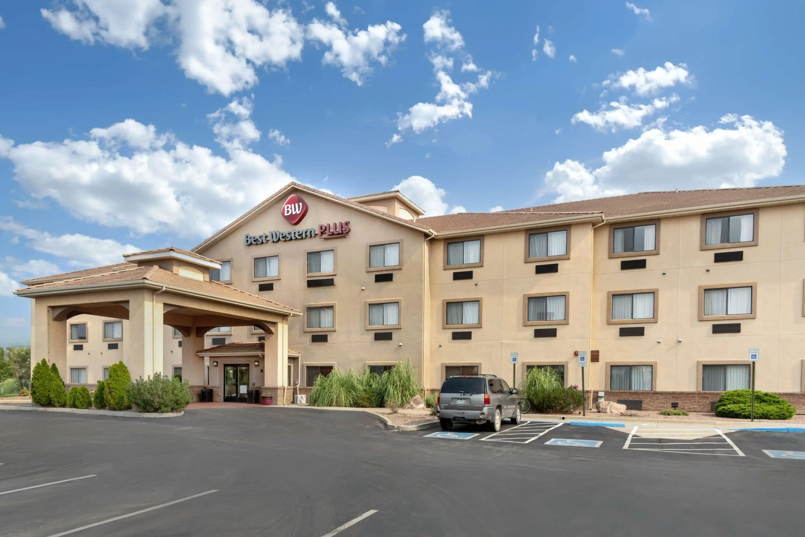 Best Western Plus Eagleridge Inn & Suites