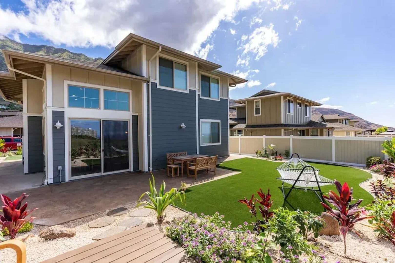 Sleeps 16, 2 Homes Ocean Views, Shared Pool + Gym, Near the Beach Avantstay