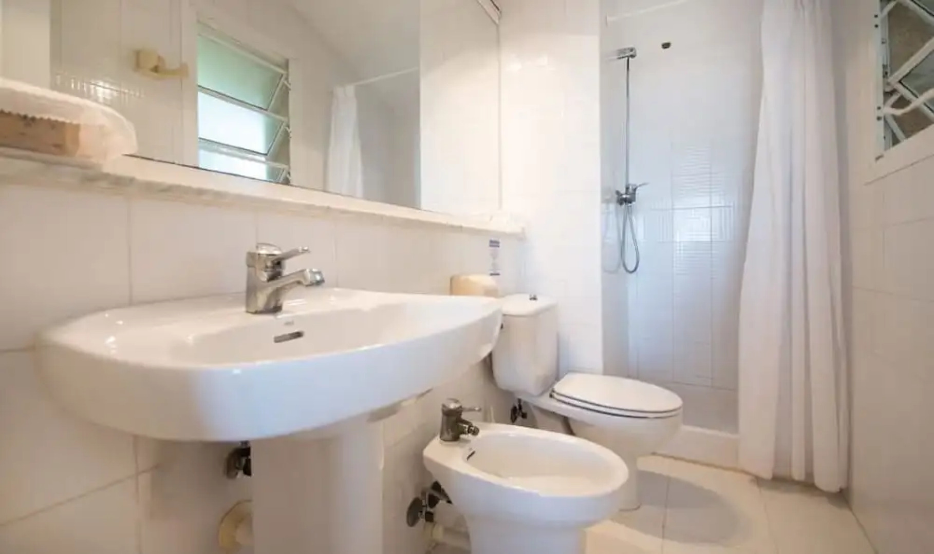 Villa Cossis Beach TVL 32