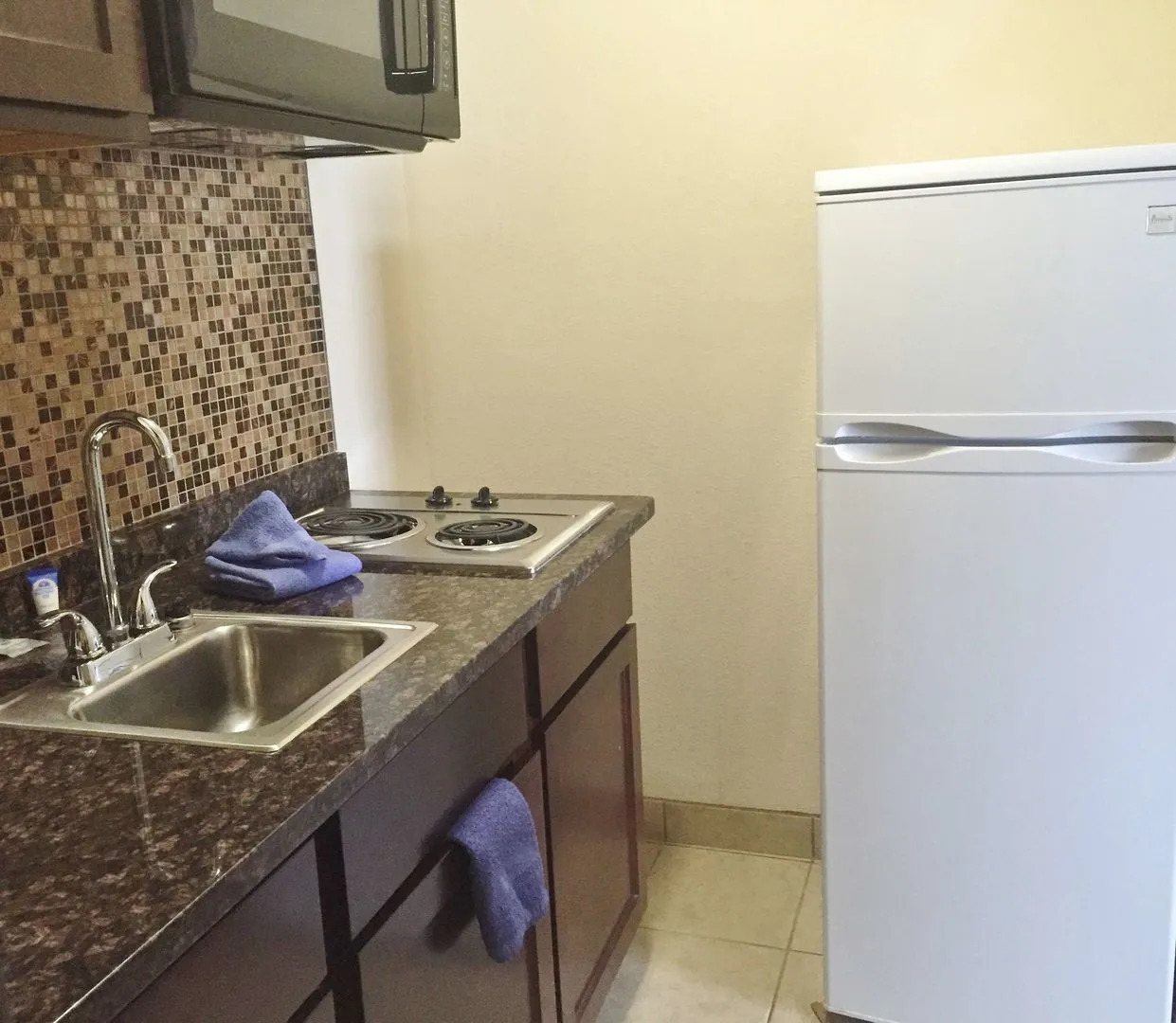 Americas Best Value Inn Romulus Detroit Airport