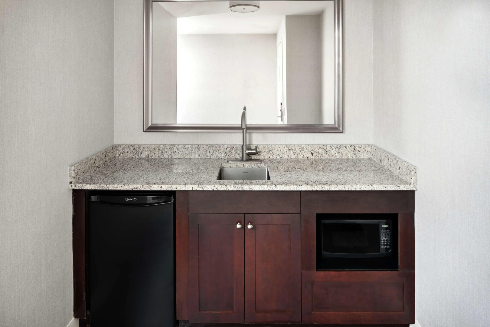 DoubleTree Suites by Hilton Charlotte - SouthPark