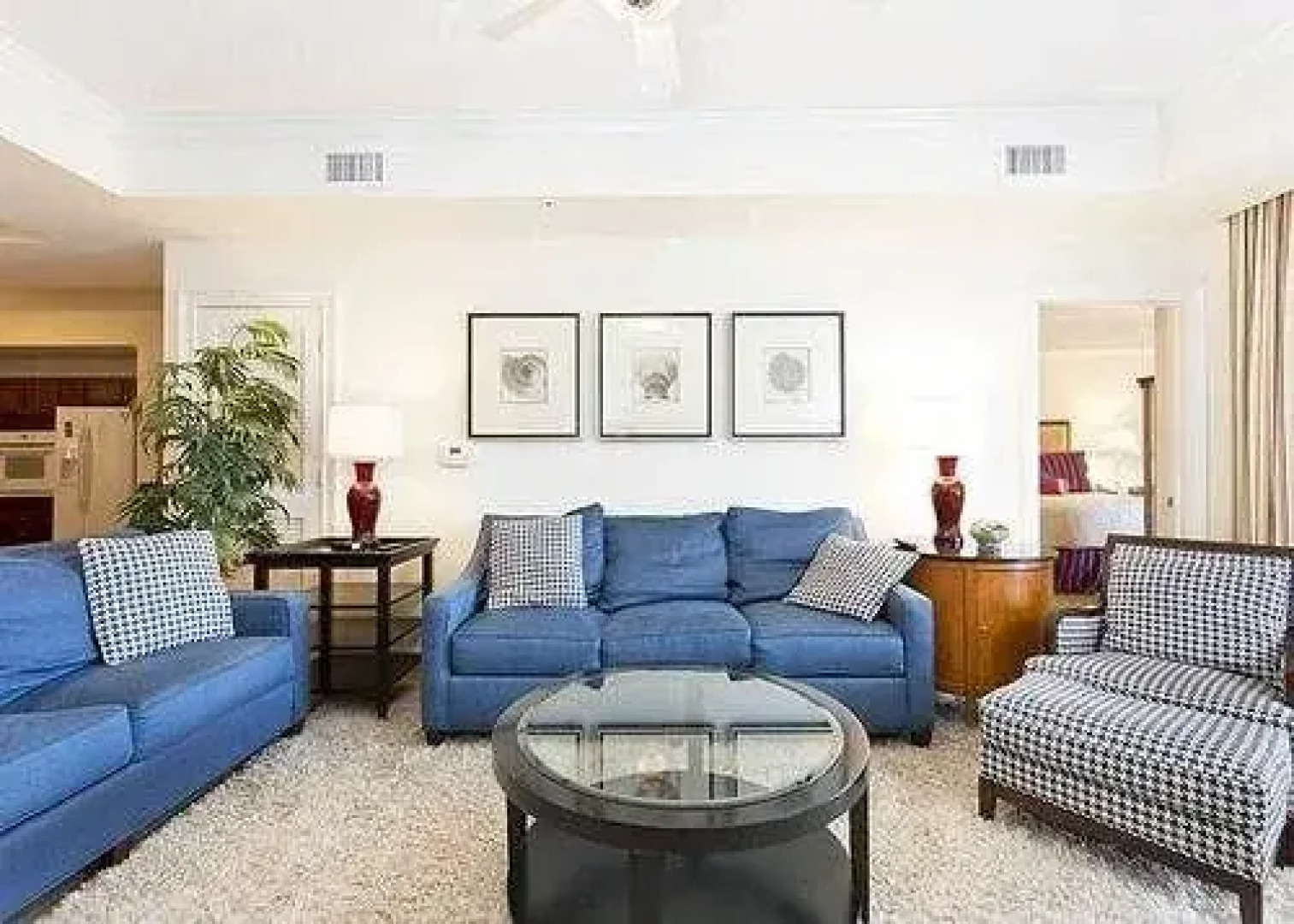 Yacht Harbor 470 4th floor 3 bedrooms condo by RedAwning