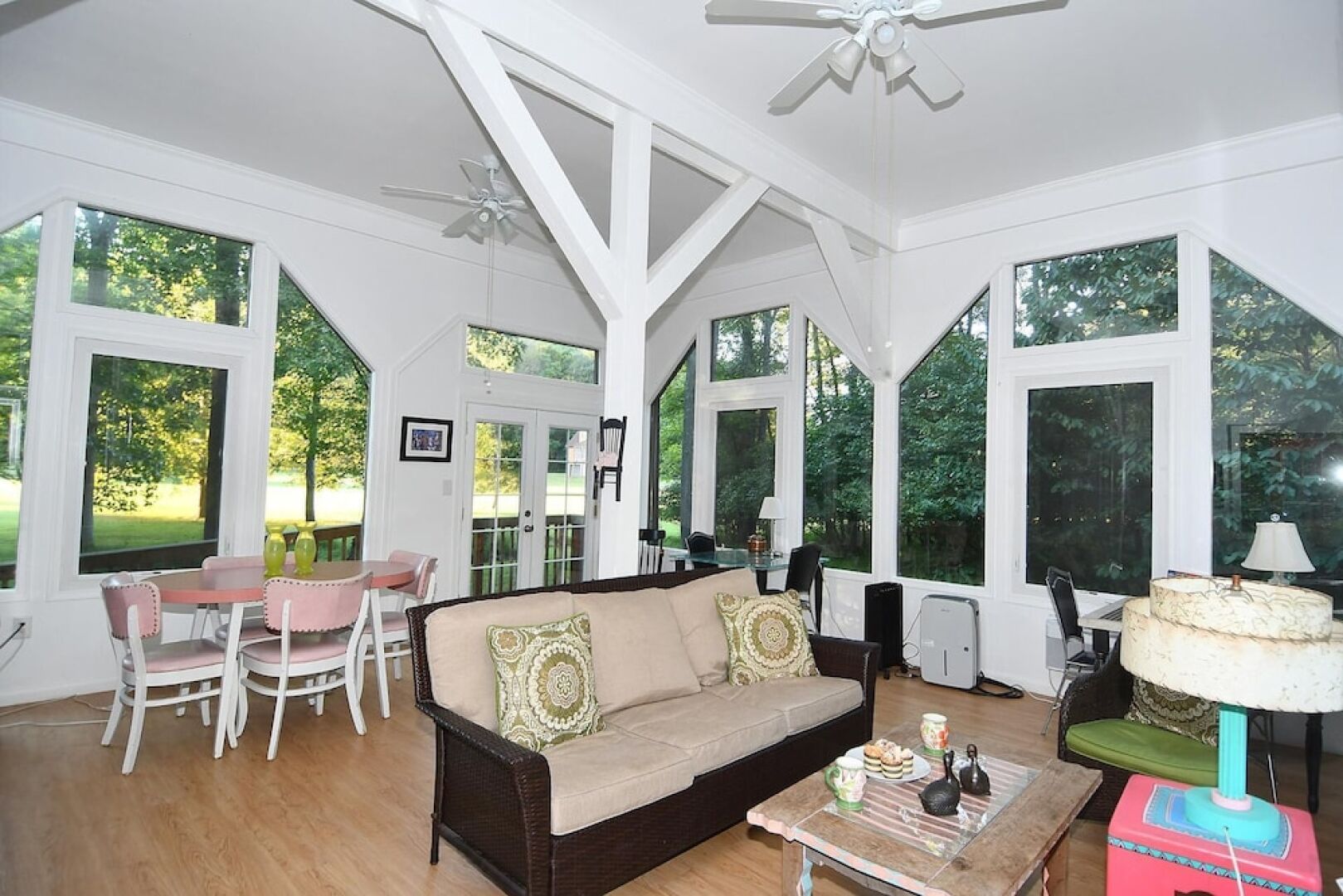 River Time Cabin -time Floats Away!