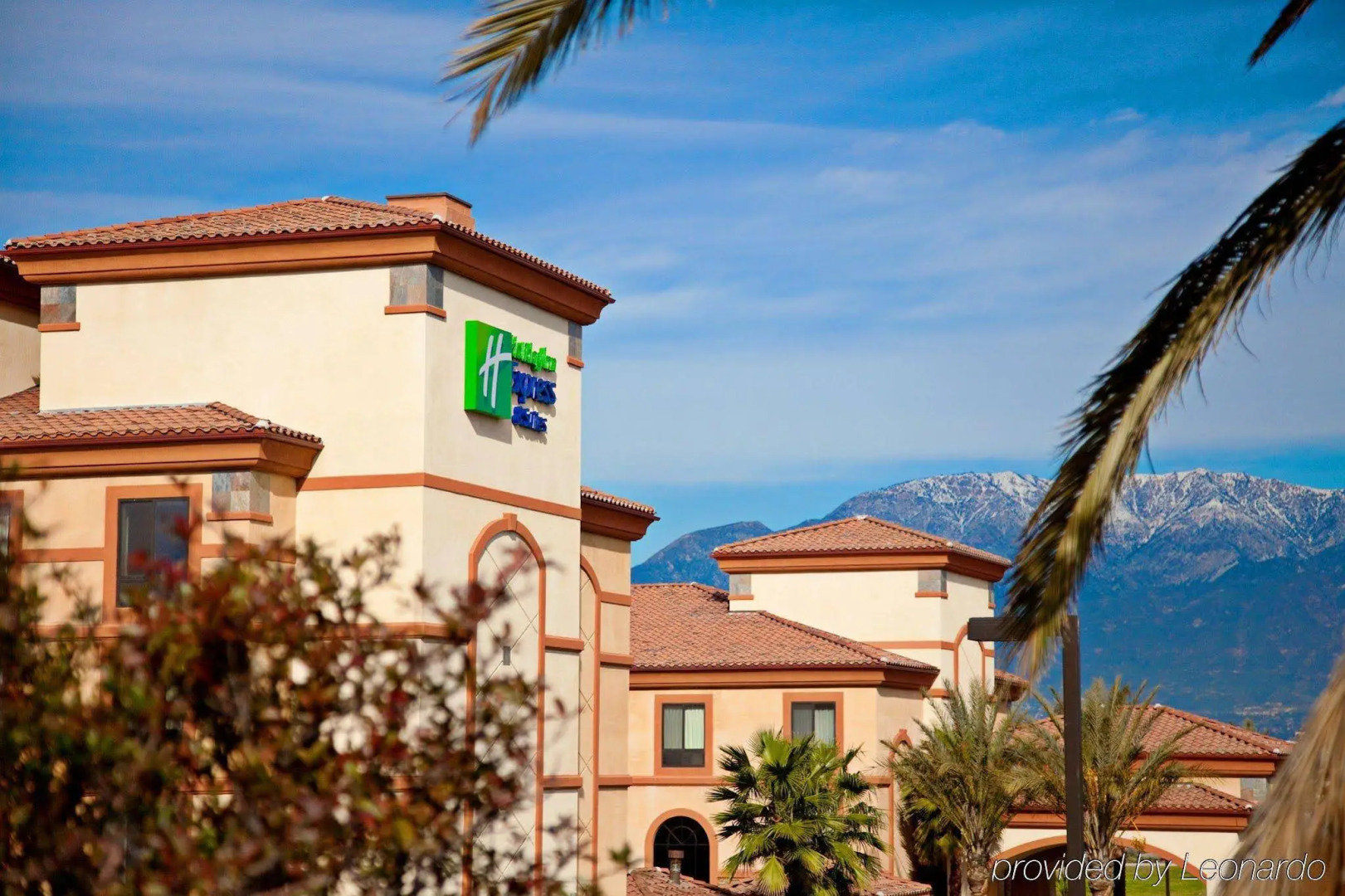 Holiday Inn Express and Suites Ontario Airport by IHG