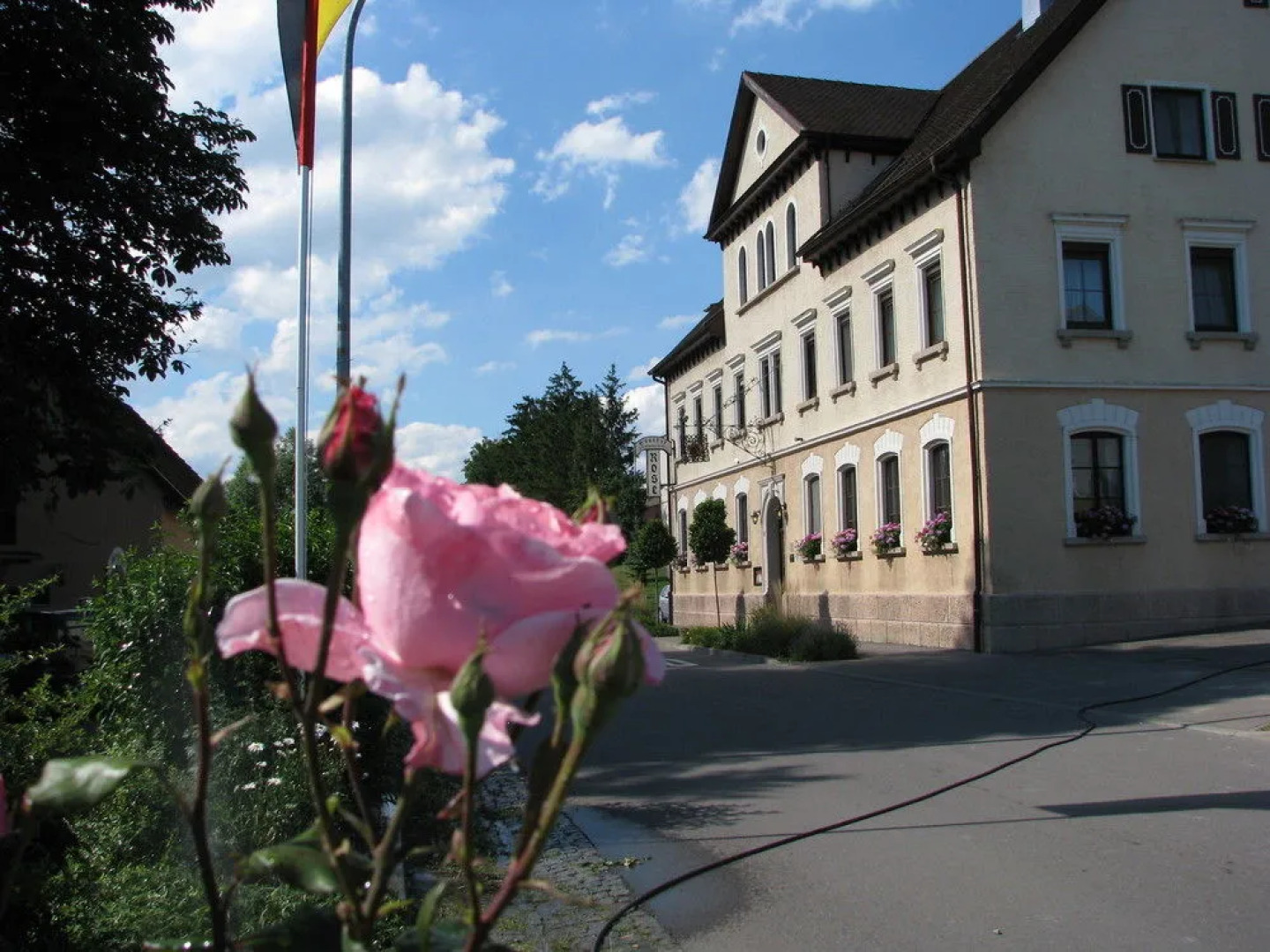Landgasthof & Land-gut-Hotel Zur Rose