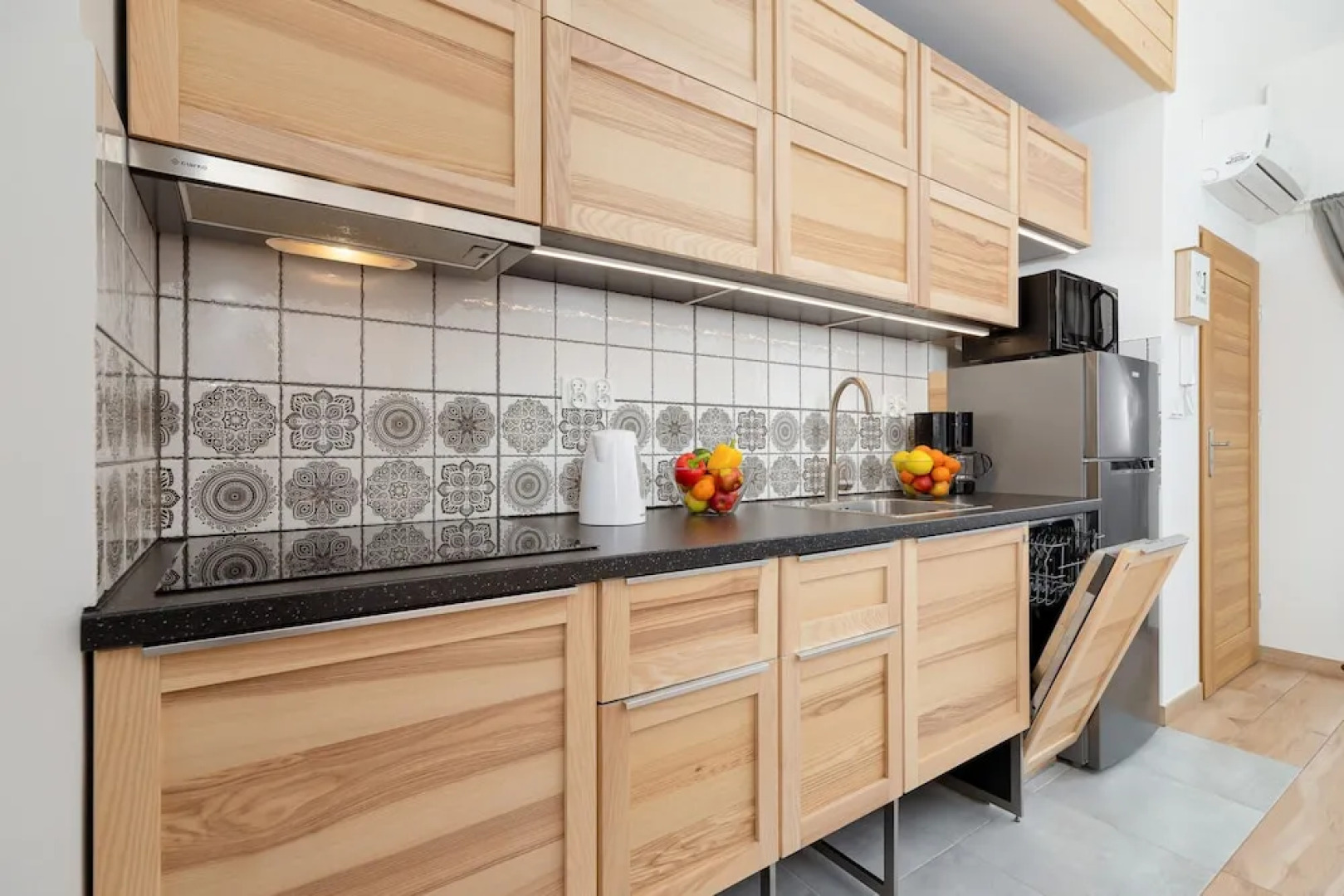 Prestige Golden View Wellness Apartments