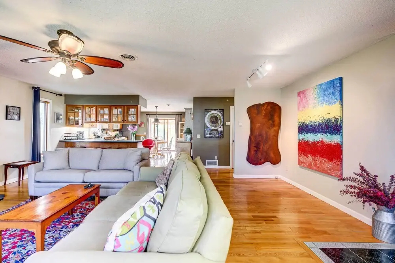 'house of Art' Group Escape By Parks & Lake!