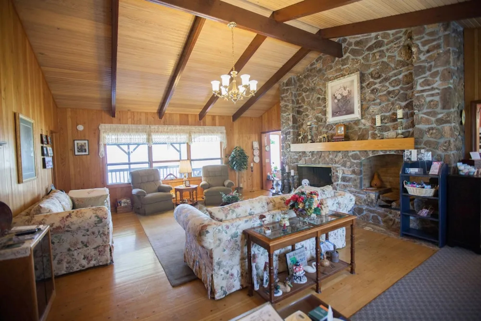 Red Bud Cove Bed & Breakfast Suites