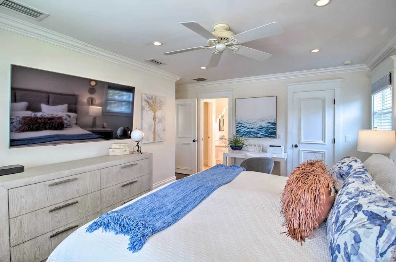 2 Mi to Dtwn: Luxury Getaway in Palm Beach Gardens