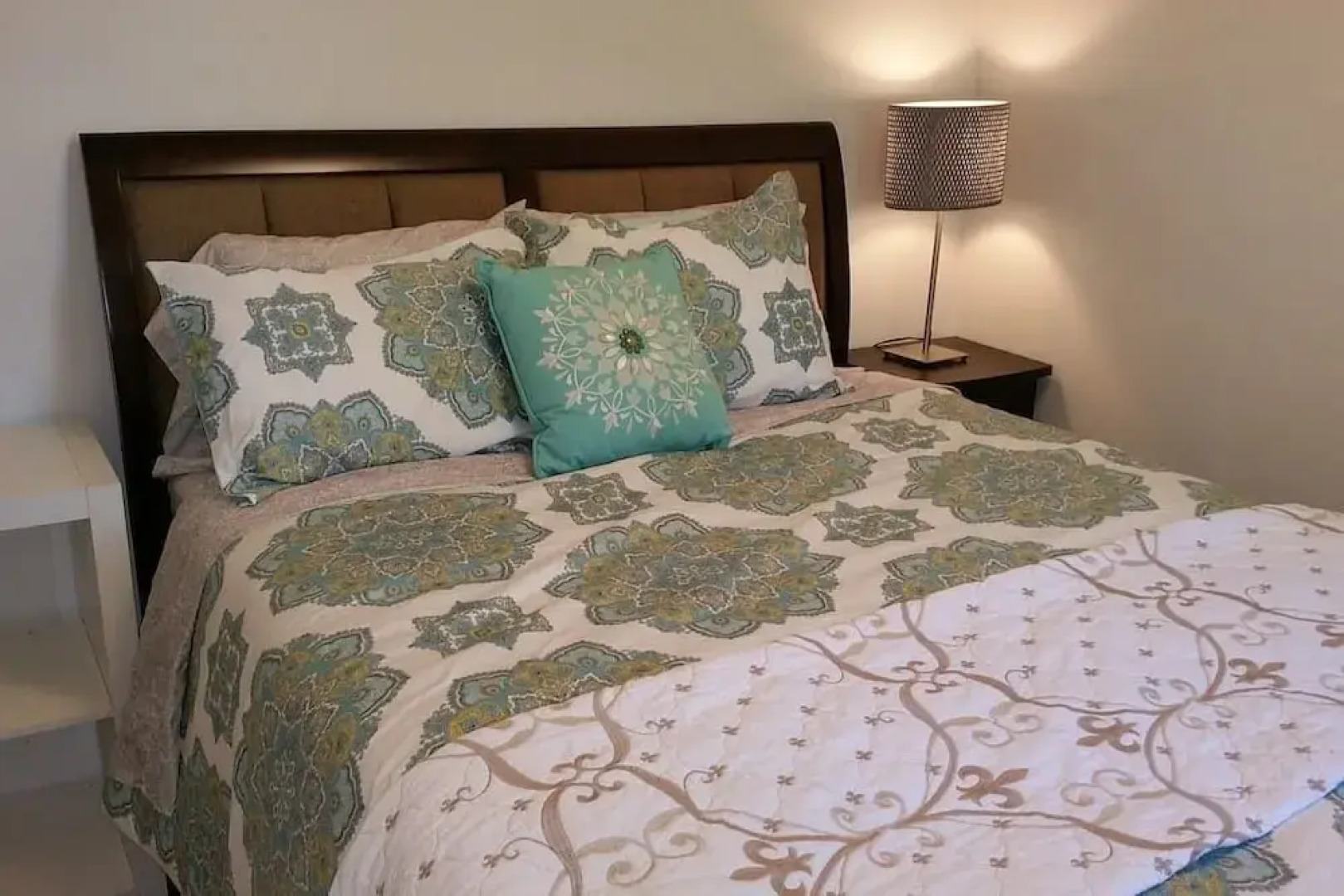 Modern Smart Townhouse Walk Downtown