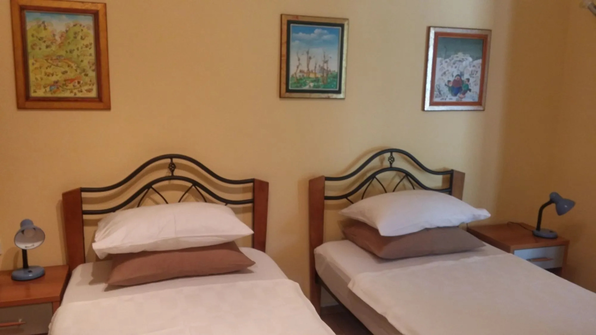 Galeria In The Garden