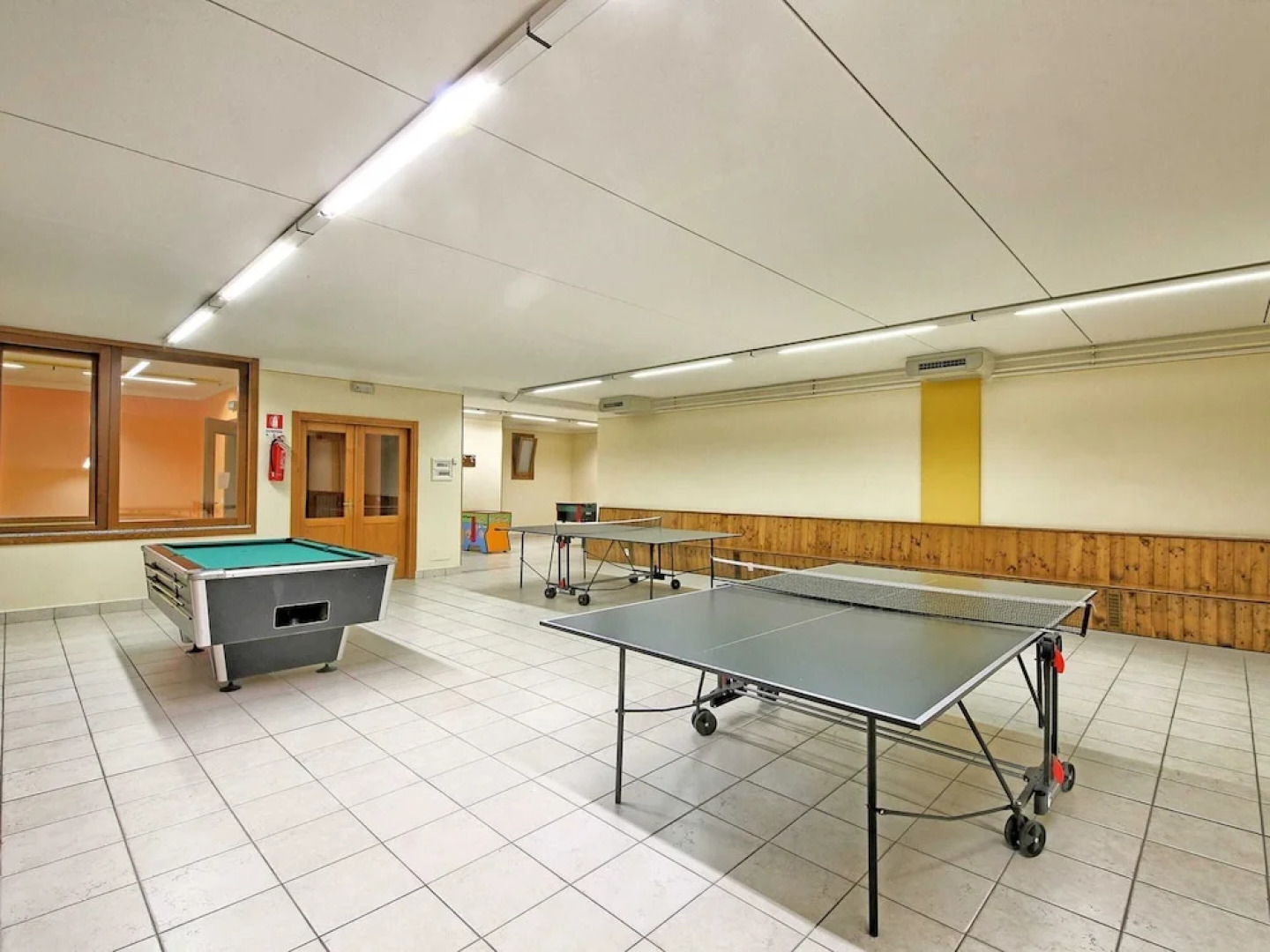 Lake Garda, Beautiful Residence Features Many Facilities