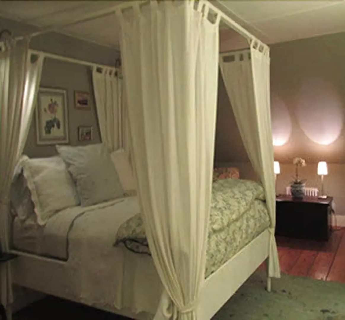 The Pond House Inn at Shattuck Hill Farm