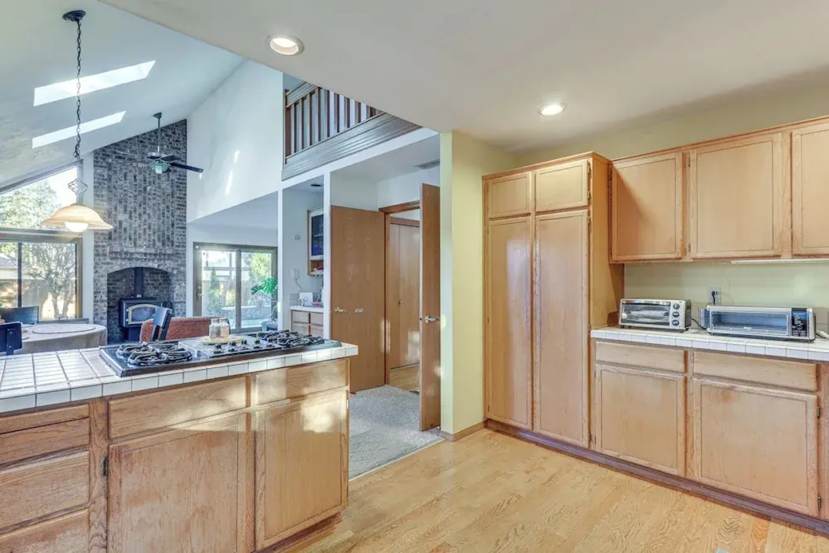 Lovely Portland Home ~ 10 Mi to Downtown!