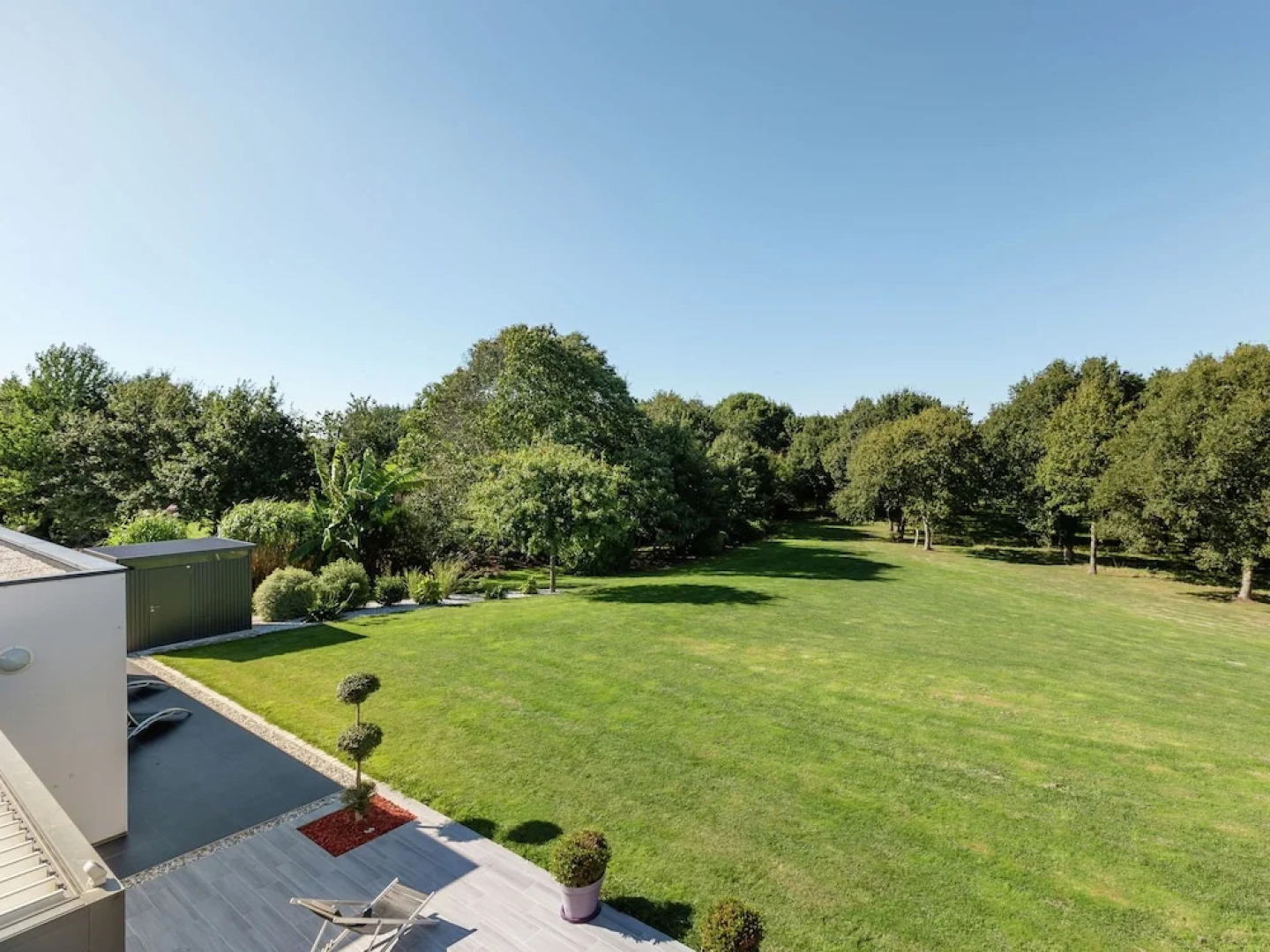 Welcoming Villa in Fouesnant With Swimming Pool