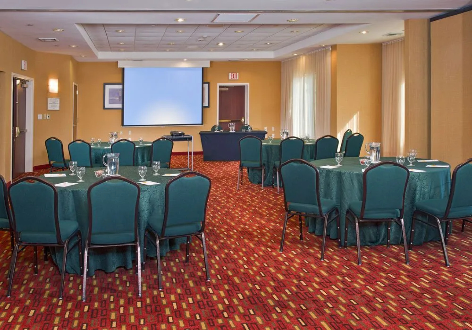 Courtyard Long Island MacArthur Airport