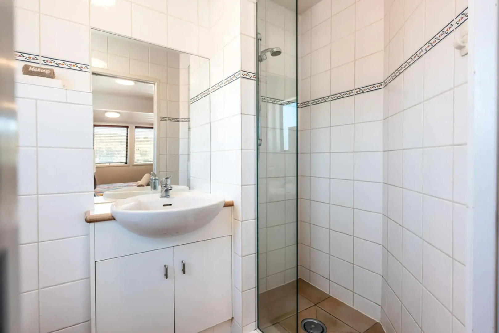 Onetangi Beach Apartments